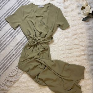 𝚜𝚊𝚐𝚎 𝚐𝚛𝚎𝚎𝚗 𝚖𝚊𝚡𝚒 𝚍𝚛𝚎𝚜𝚜 ⚘ 𝚜𝚖𝚊𝚕𝚕